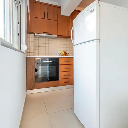 Town, 3 Min To - Kyma 1 *