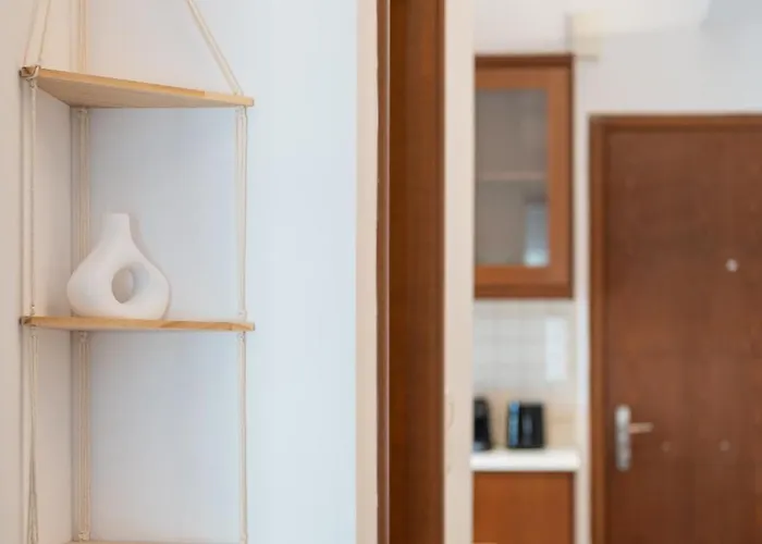 Town, 3 Min To - Kyma 1