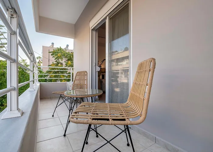 Cozy Central Stay - 3 Min Walk To Beach & Town - I Apartment *