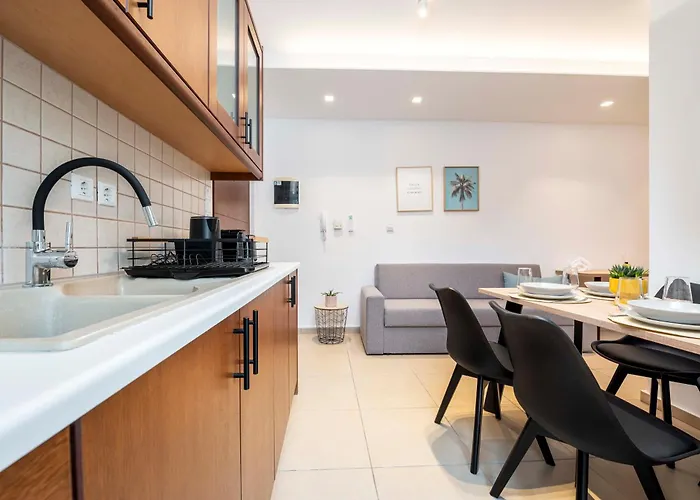 Cozy Central Stay - 3 Min Walk To Beach & Town - I Apartment Kos Town