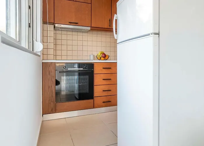 Cozy Central Stay - 3 Min Walk To Beach & Town - I *